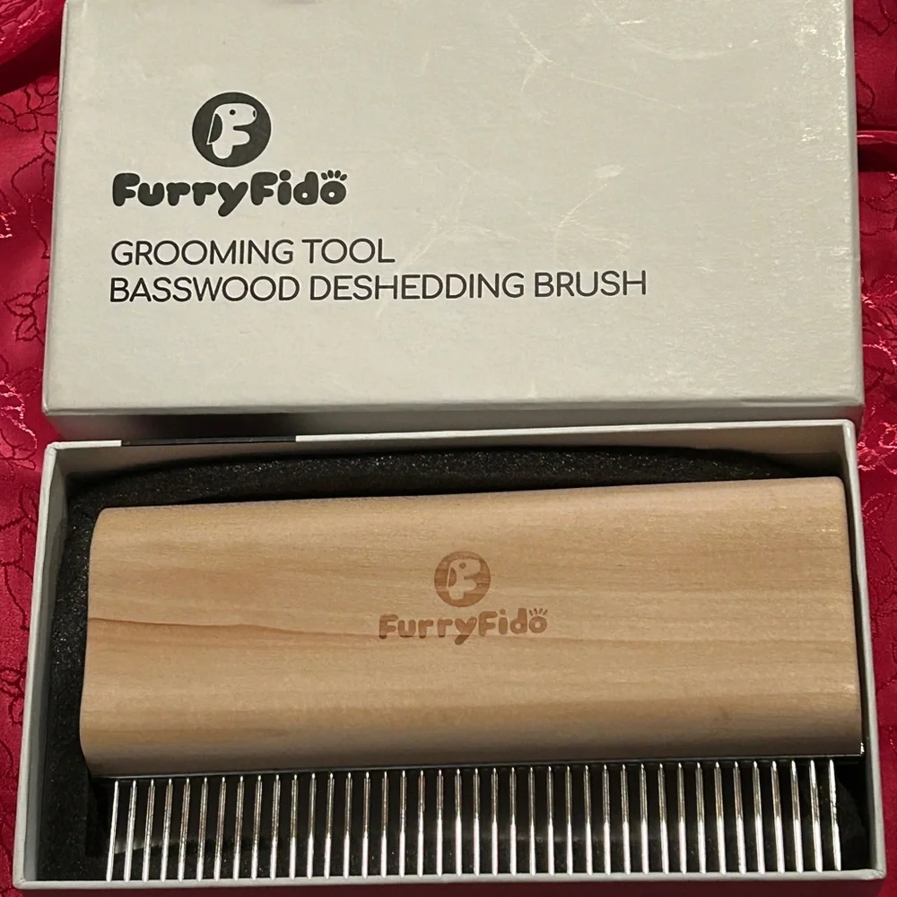 🔥HP🔥NIB Basswood Pet Deshedding Brush
